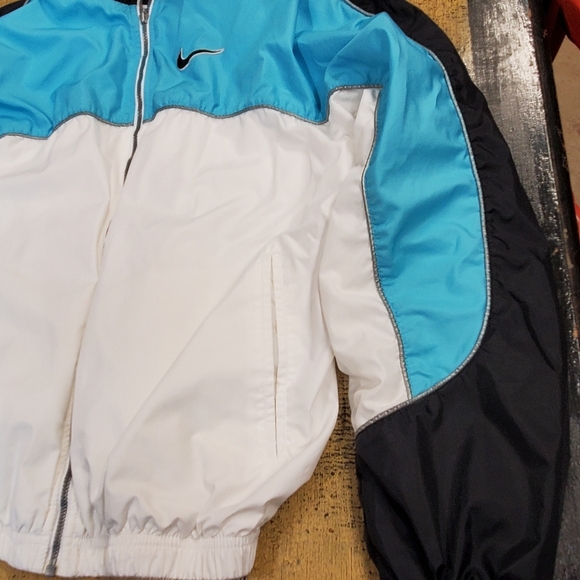 #065 Nike Small Windbreaker Jacket - Picture 11 of 17